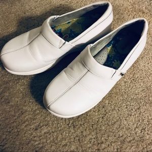 Grey’s Anatomy Softwalk!! Size 7. Bright white!!